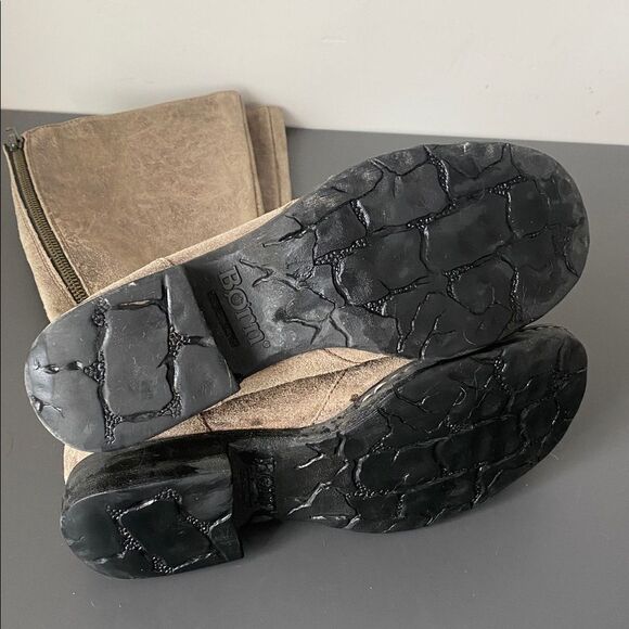 Born Faywood Distressed Suede Side Zip | Mercari Born Women’s Tan Distressed Suede Leather Boots Side Zipper US Sz 8.5 Boho Chic